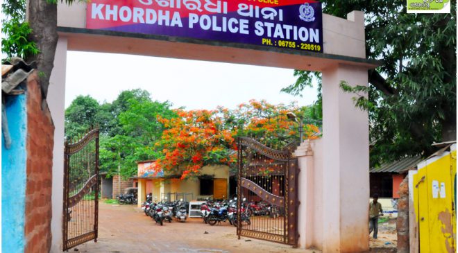 +++ ଗୁରୁଜଙ୍ଗରେ ସରକାରୀ ଜାଗାରୁ ଜବରଦଖଲ ଉଚ୍ଛେଦ